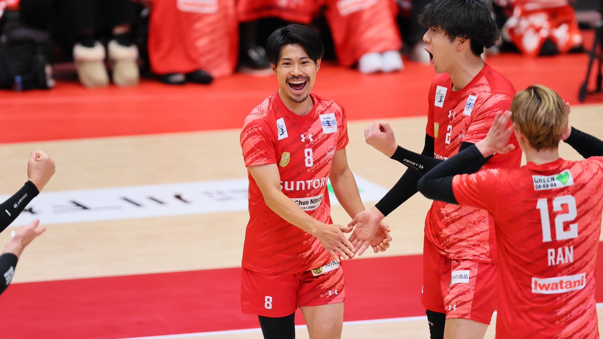 #SVLeague 🇯🇵: STRAIGHT-SET STATEMENT 🤩 The Sunbirds 🐤 swept the Greatbears 🐻 in Game 2 with a commanding display 🔥! Masahiro Sekita ran the offense masterfully, while Egor Kliuka led with 18 pts incl. 6 blocks 🙌🏻. 📺 Replays on VBTV: 🏐 #Volleyball
