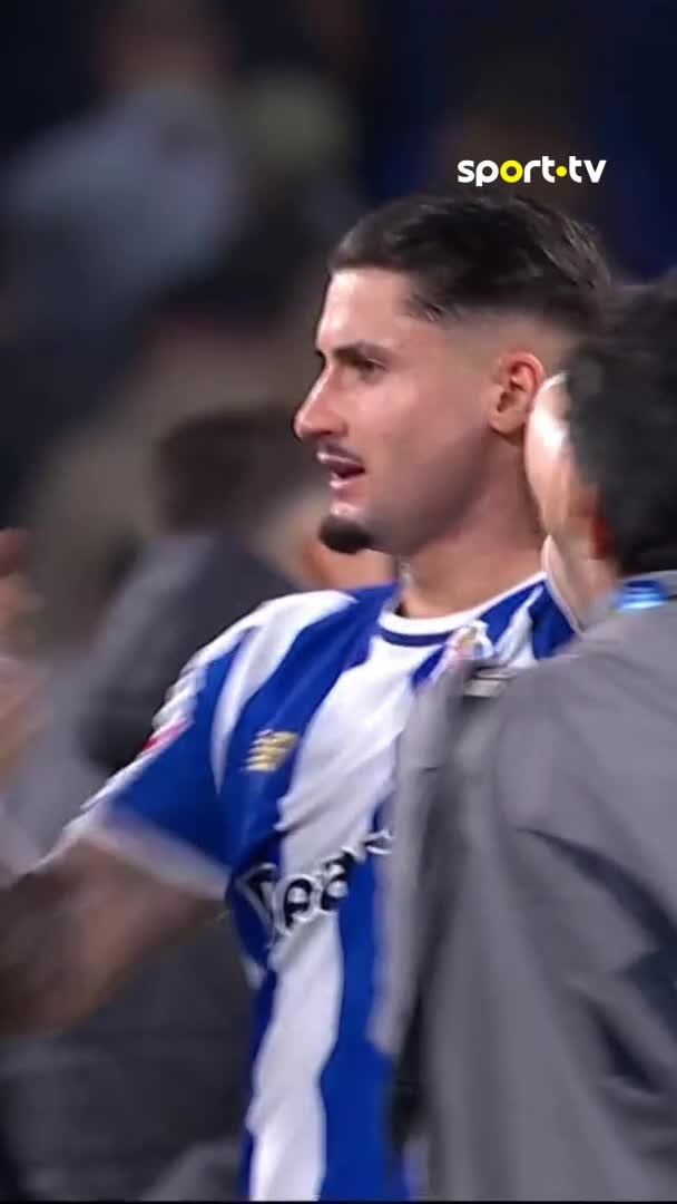 Já todos sabem que não é para tocar no cabelo de Borja. 😂✂️