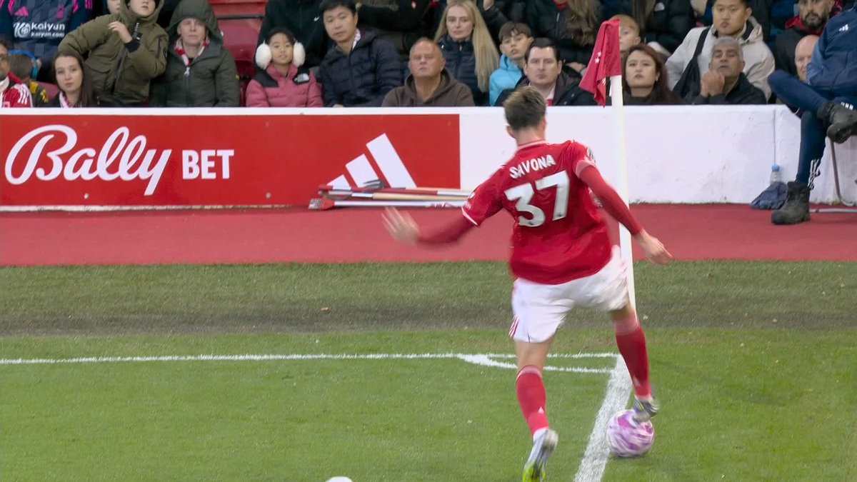 🗣️ "He's probably thought it's gone out but it hasn't" Should VAR have ruled out Manchester United's opener at Forest?