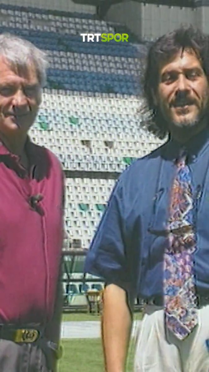 📅 1993 yılında Neco, Sporting Lizbon-Kocaelispor maçı için Portekiz'e gidiyor. ✈️ Lizbon'da kulüp başkanı, teknik direktör Bobby Robson ve efsane futbolcu Eusebio ile röportaj yapıyor. 🎙️ 🎞️ Türk Futbolu'ndan unutulmaz anlar TRT Spor Arşiv'de. #TRTSporArşiv