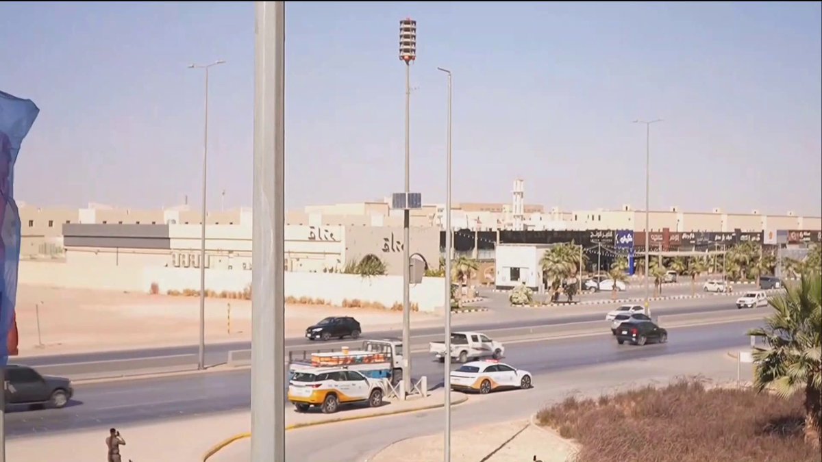 لحظة إطلاق تجربة صافرات الإنذار في الرياض قبل قليل.