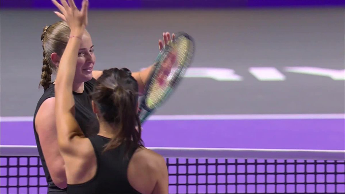 A stellar performance! 🤩 Hsieh/Ostapenko defeat Errani/Paolini in straights sets to improve their record to 2-0 in the Martina Navratilova group. #WTAFinalsRiyadh