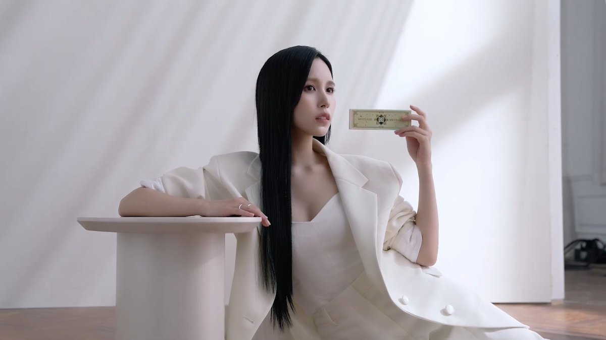 MINA FOR MEVILAGE BEHIND THE SCENES