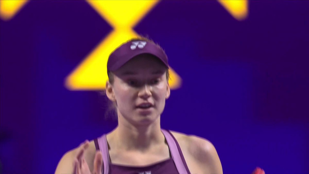 No handshake from Swiatek to the umpire.