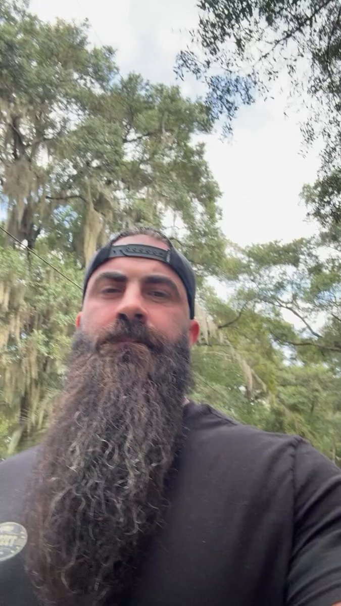 Father stands up for his family and publicly shames online hater