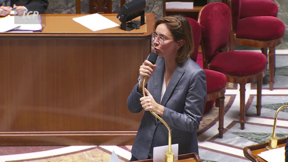 "On a aujourd'hui modifié le plafond total de donations qu'un enfant peut recevoir de ses deux parents, de 200.000 euros à potentiellement 750.000 euros", rapporte Amélie de Montchalin, après l'adoption d'amendements de Laurent Wauquiez et Guillaume Kasbarian. #DirectAN #Budget2026