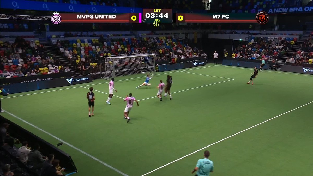 Jay Emmanuel-Thomas opens the scoring for Miniminter's M7 FC ⚽️