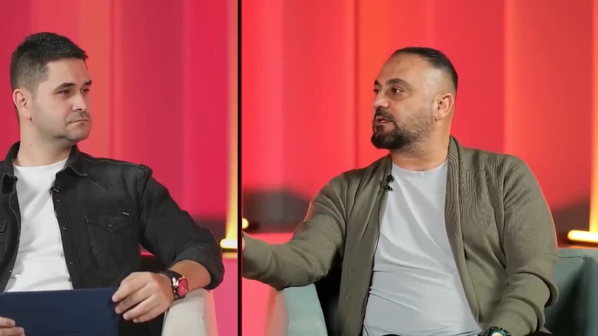 "TARAFTAR UYANIK OLMALI, DİĞER OYUNCULAR ETKİLENİYOR!" Hasan Şaş: "Barış Alper Yılmaz'ın maçta ıslıklanması, Barış özelinde bir durum değil, Galatasaray taraftarının uyanık olması lazım. Barış ıslıklanırken, Osimhen'in suratı düştü, Osimhen'i bozuyorsunuz! Siz diğer oyuncuları bozuyorsunuz! 'Yarın bu durum bana gelebilir' der oyuncu. Bu durum diğer oyunculara sırayet eder! Uyanık olması lazım taraftarın. Konusunda tabii ki haklı, bu duruma Galatasaray taraftarı getirmedi tabii ki. Ama oyuncular bugüne kadar böyle bir şey yaşamadı, oyuncular alışkın değil. 'Bugün ona olan yarın bana olur' der oyuncu."