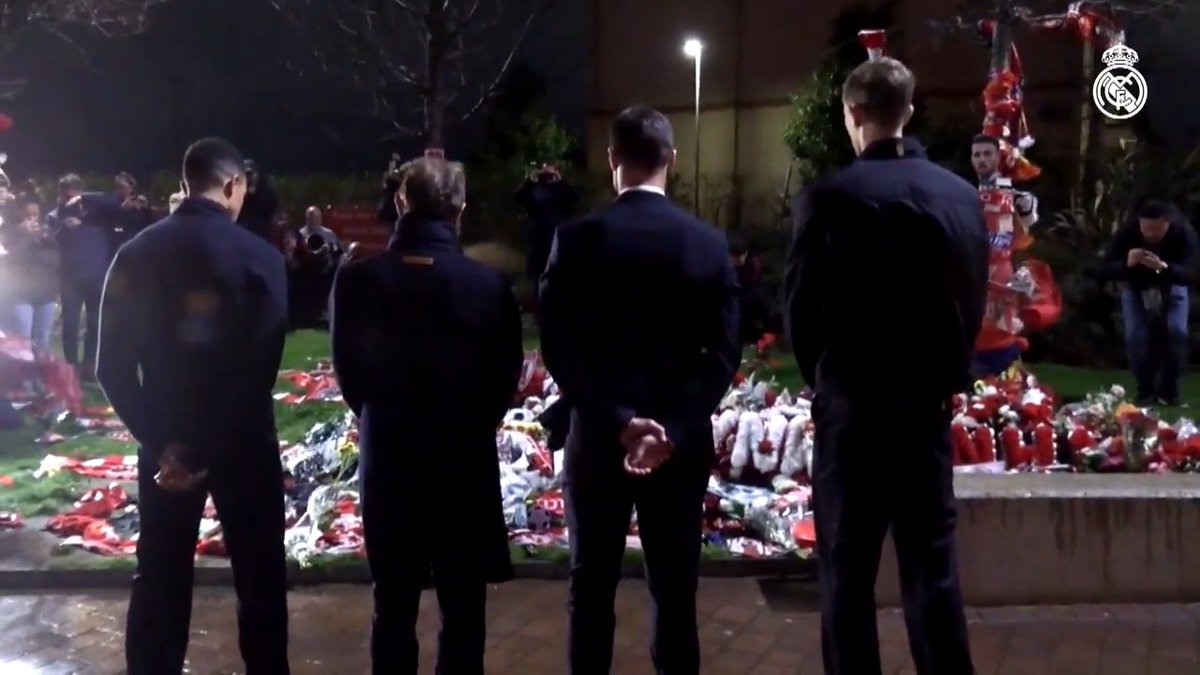 Xabi Alonso, Trent, Huijsen and Emilio Butragueño paid tribute to Diogo Jota the day before the match between Liverpool and Real Madrid.