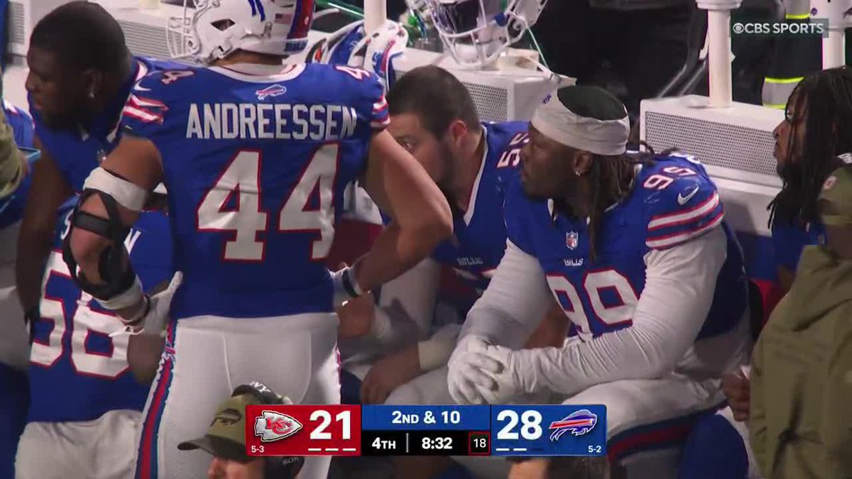 Bills DL Mike Hoecht keeping his balance let alone still rushing the QB after tearing his Achilles is one of the SICKEST things I’ve EVER seen. 🤯 Give this guy an award or medal or something.