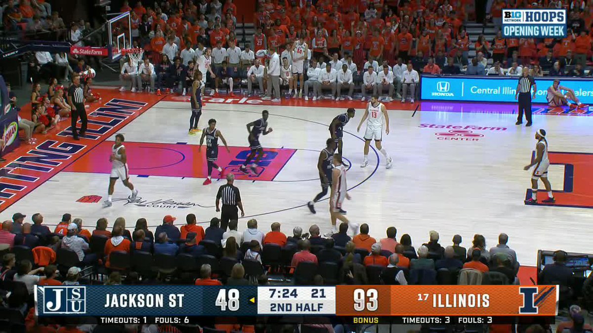 The sneaky cut behind get Blake Fagbemi his first collegiate points! 📺: Big Ten Network