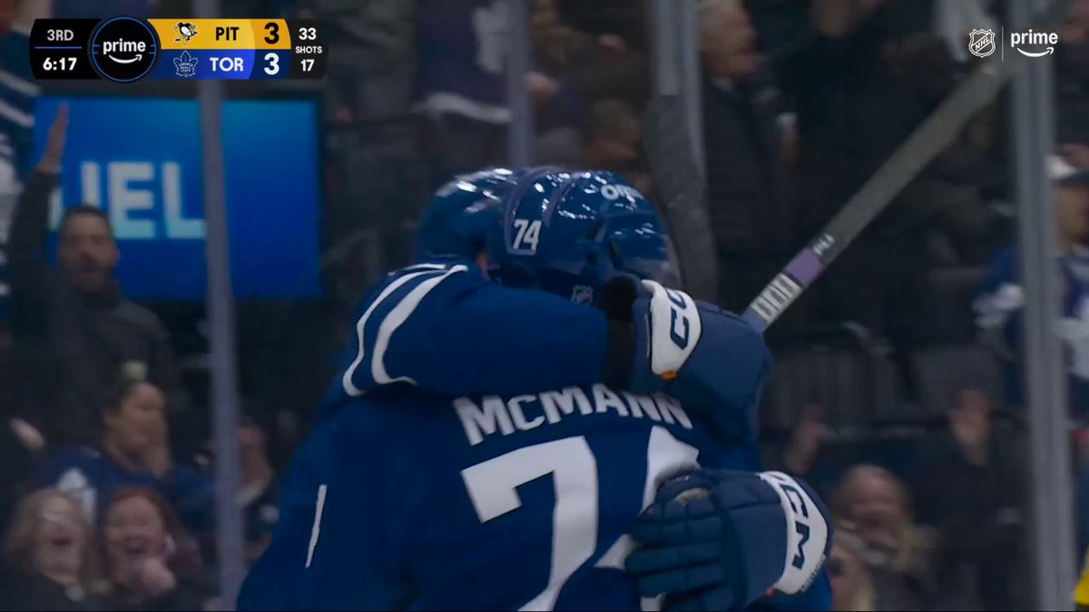 THE LEAFS HAVE THE LEAD! 😱 From down 3-0 to up 4-3... WOW. 📺: Sports on Prime Canada ➡️