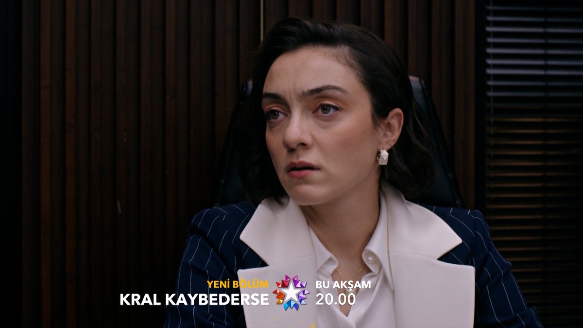 "Kendini o kadar farklı tanıtır ki, hayran kalırsınız ona." #KralKaybederse yeni bölümüyle bu akşam 20.00'de Star'da! Kral Kaybederse