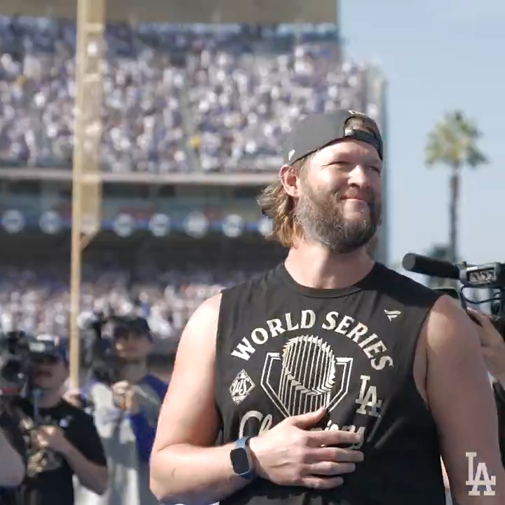 Clayton Kershaw, Dodger for life. 💙