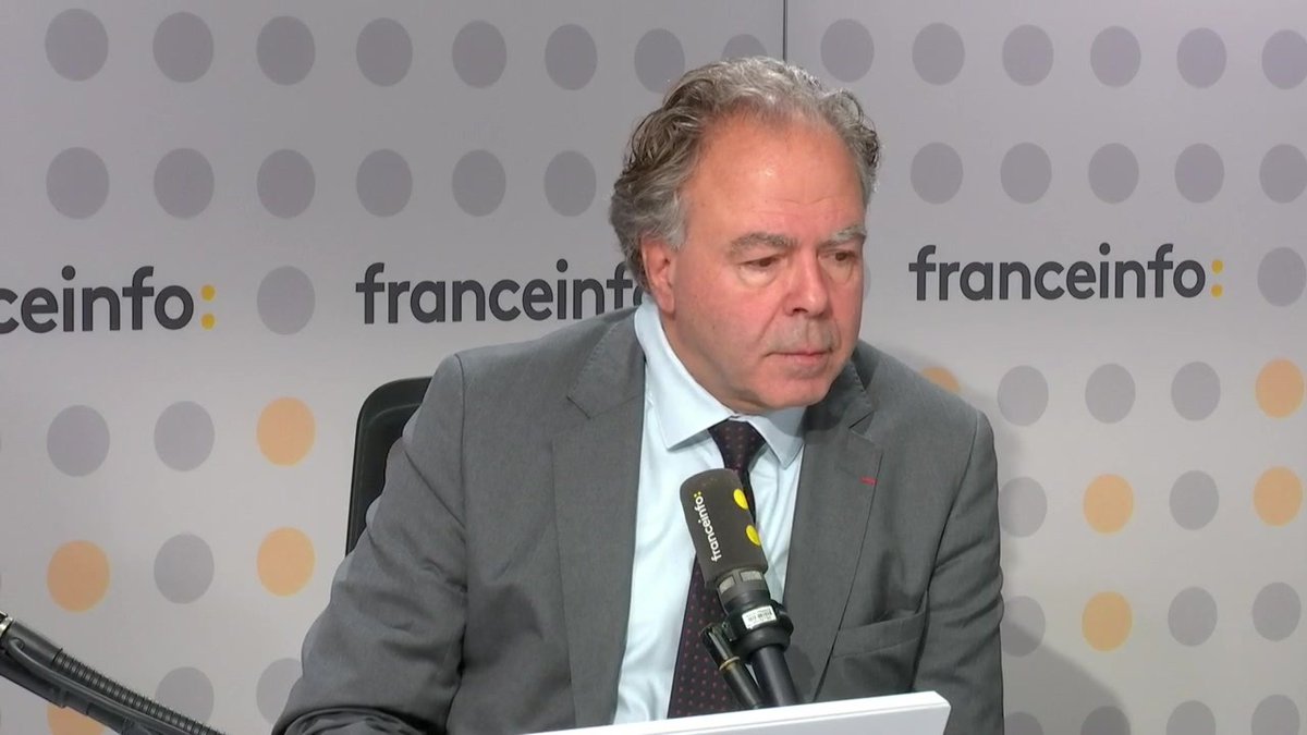 🔴 Interdiction des voitures thermiques en 2035 ➡️ ”C'est la caricature qu'il faut éviter. Nous ne renonçons pas à l'électrique. Simplement, nous constatons que les consommateurs ne sont pas au rendez-vous”, dit Luc Chatel, président de la Plateforme automobile
