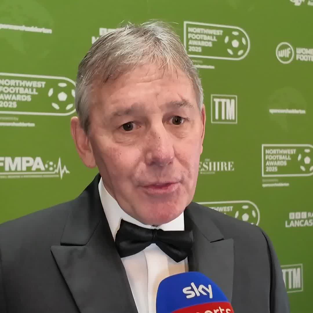 "I can see us getting into Europe" Bryan Robson says that Manchester United are getting better under Ruben Amorim 🔴