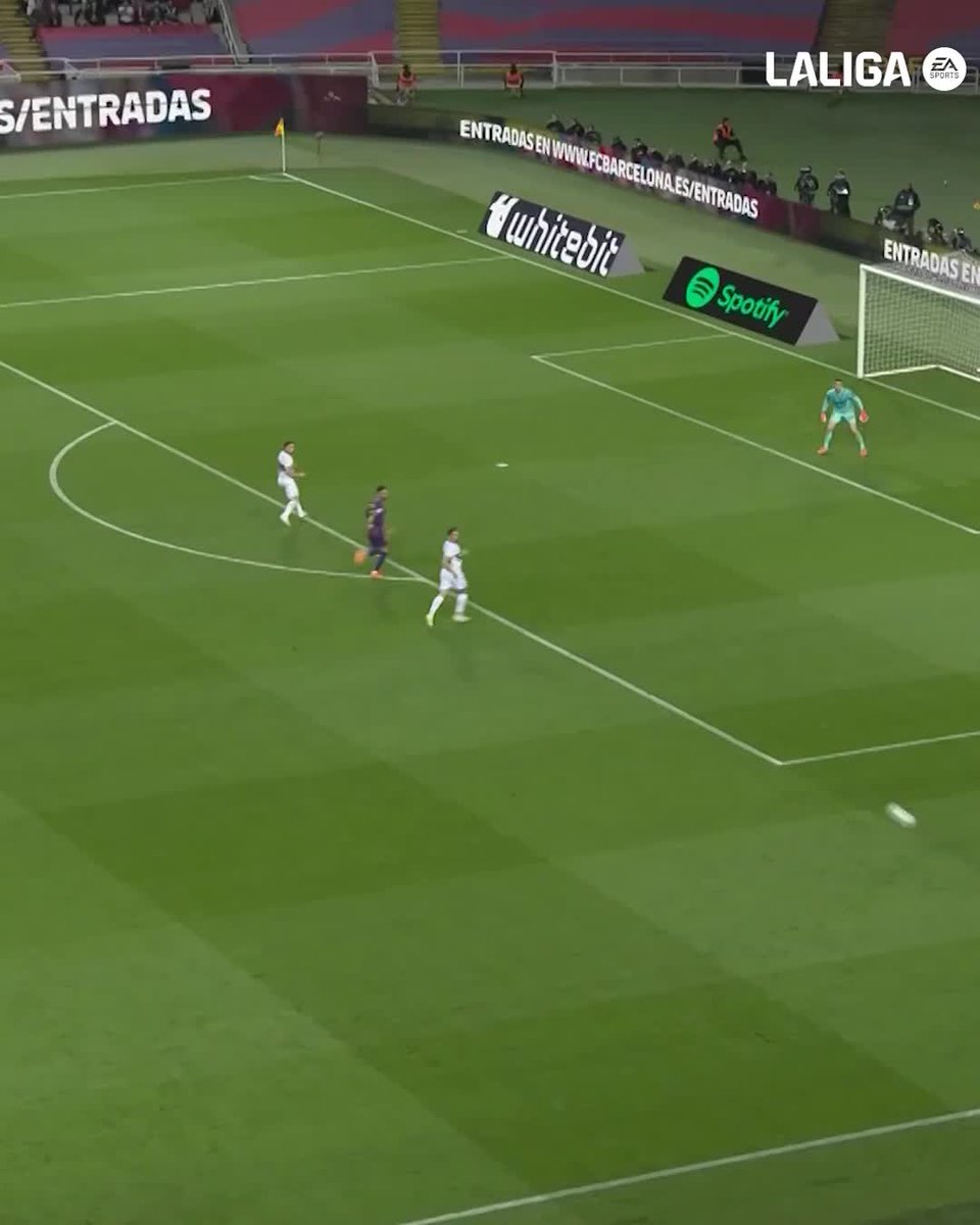 Every shot from Rashford sounds like a statement. #LaLigaHighlights