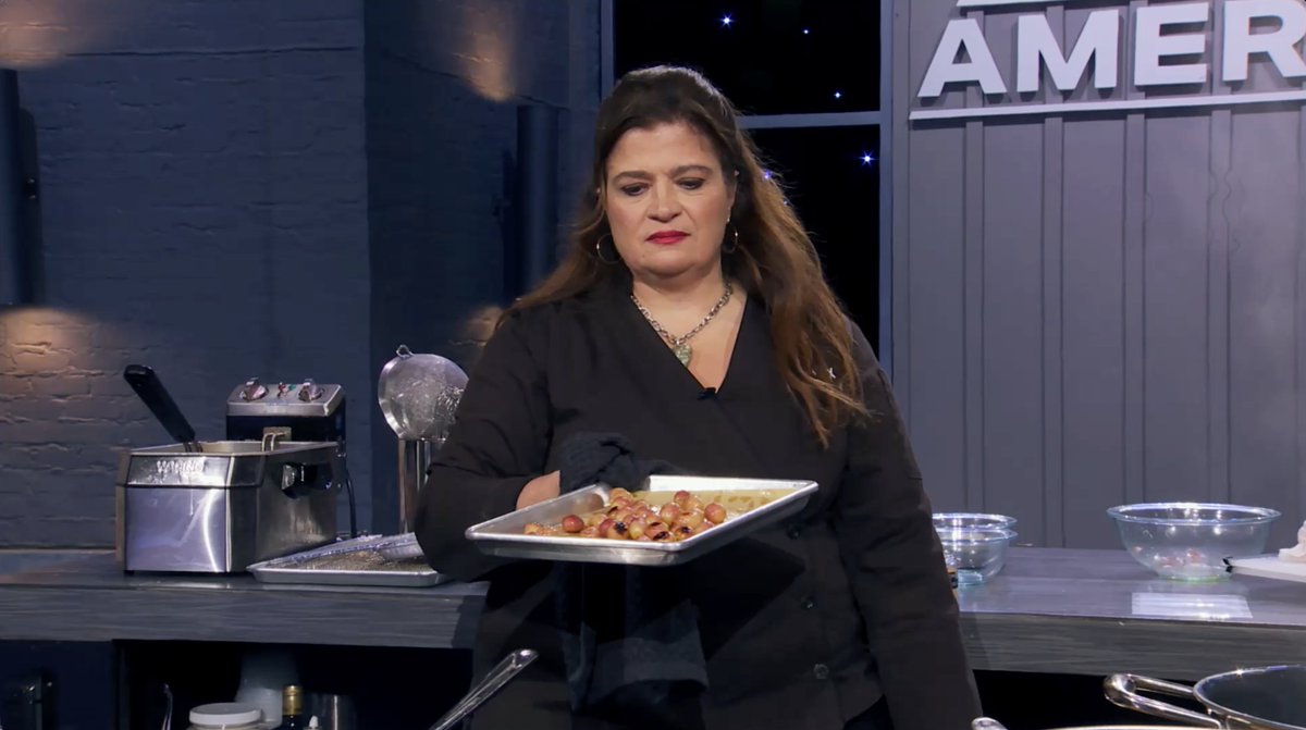 “I don’t want to fail in front of my friends.” The pressure is on for alex guarnaschelli as she goes up against @Gzchef, @RoccoDiSpirito and Gabe Bertaccini. Don’t miss an all new episode of #AlexVsAmerica tonight at 9|8c.