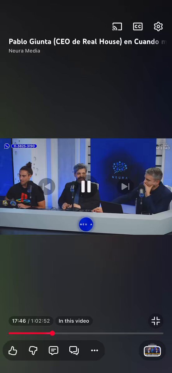 Todo el mundo habla de inteligencia artificial, de ChatGPT, de los chips, de las inversiones. Pero es mas dificil tratar de entender cómo se mueve realmente la guita atrás de todo esto. La IA no es magia. Es una máquina de dinero aceitada casi a la perfeccion. Una red que une a $NVDA, $MSFT, OpenAI, $ORCL y un jugador nuevo del que no se habla tanto: Nebius. A diferencia de la burbuja punto com, esta vez no hay tanto humo IMHO. Muchas estas empresas ganan plata de verdad. Tienen un modelo de negocio que funciona o al menos un path to profitability. Cada capa del sistema: chips, energía, nube y software factura en serio. En el centro está $NVDA, que fabrica los chips que entrenan a la IA. OpenAI los usa. Pero los que ponen la plata en serio son $MSFT y $ORCL. Compran miles de chips, levantan data centers gigantes y después alquilan esa potencia de cómputo a miles de empresas. Así gira la rueda: OpenAI entrena → Nvidia vende → Microsoft y Oracle invierten → venden servicios → y el dinero vuelve a girar. Ellos financian la infraestructura, pagan la cuenta, y después se quedan con una parte del banquete. Y en ese mapa aparece $NBIS. Una empresa europea que nació del “Google ruso”. Usa menos energía, se refrigera mejor y tiene un modelo distinto: no te cobra, apuesta en vos. Le da poder de cómputo a startups y si crecen, se queda con una parte. Eso se llama venture cloud: una nube que invierte en vos en lugar de cobrarte. Mientras tanto, $AMZN AWS juega su propio juego: no depende de $NVDA, fabrica sus propios chips y su sistema de IA llamado Bedrock. Más lento, más caro, pero totalmente independiente. Osea: La IA ya no es promesa, es industria pesada. Detrás de cada modelo hay acero, energía y miles de millones. El nuevo petróleo digital no es el código, son las GPUs y la energía que hacen posible todo esto. Porque sin GPUs no hay ChatGPT, no hay Copilot, no hay IA. Y ese es el punto: El poder ya no está en la nube, está en quién controla las máquinas que hacen que la nube exista. En el siglo XX mandaba quien tenía petróleo. En el XXI, manda quien controla el cómputo: la energía, los chips y los data centers donde vive la IA.