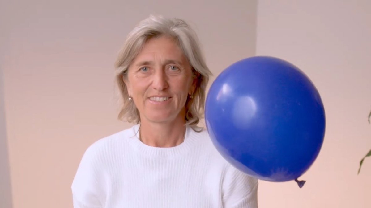 For our fifth #BlueBalloonChallenge, Irina Zvereva — mom of tennis champion and Olympic gold medalist Alexander Zverev — shares her perspective on raising a child with type 1 diabetes from the age of four. With honesty and care, she reflects on their family’s journey and the lessons learned along the way. As Irina reminds us: “Anything is possible with type 1 diabetes.” 💙 Watch and share this video using the hashtag #BlueBalloonChallenge to help raise awareness about living with type 1 diabetes worldwide. 🌍