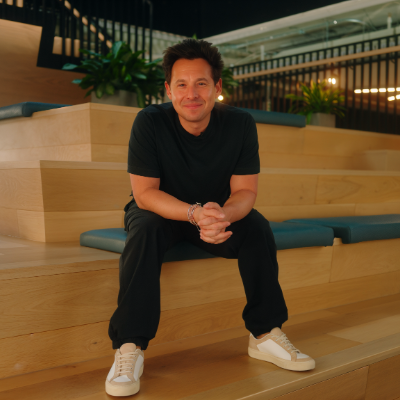 Q3: Shopify delivered. Again. - 32% GMV growth - 32% revenue growth - 18% free cash flow margin We’re welcoming iconic brands like Estée Lauder, David’s Bridal, goop, and Michael Kors. But at the heart of Shopify, it’s always been entrepreneurs. Every 26 seconds, around the world, someone makes their first sale using our platform. We’re not just growing our piece of the pie, we’re growing the pie itself.