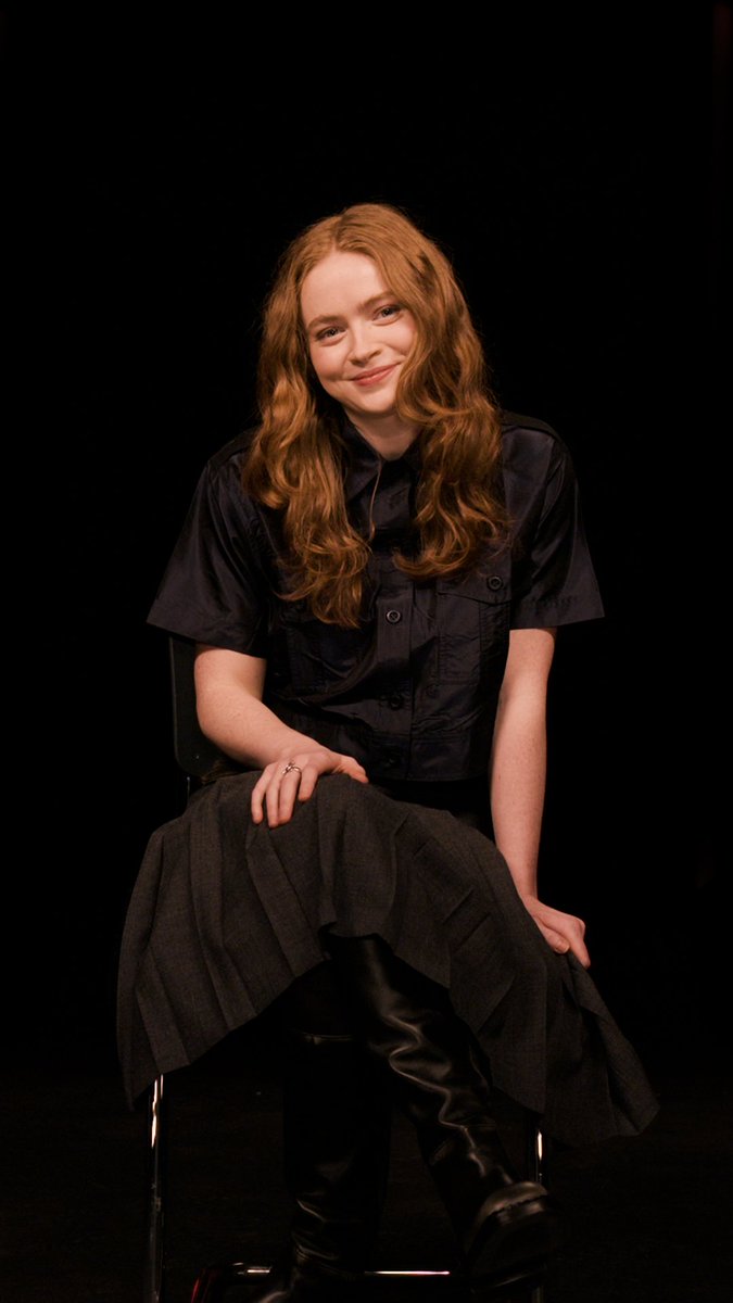 NÃO SE ATRASE! Ninguém menos que Sadie Sink passando só pra desejar boa sorte pra vocês no #ENEM.