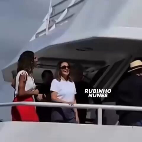 Esquerda: Ain, nós temos a Janja e a ministra da Igualdade Racial, Anielle Franco, super preocupadas com a "violência policial" no RJ. A Janja e a Anielle Franco na COP30 👇🏼