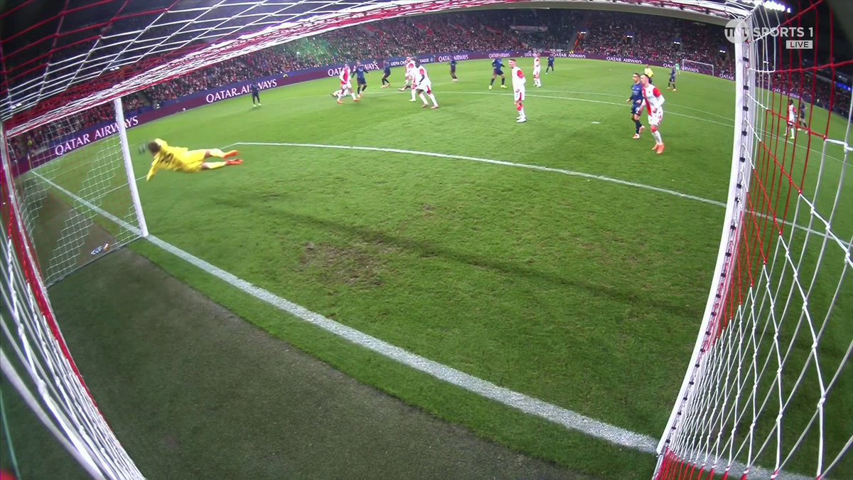 WHAT A GOAL THAT WOULD HAVE BEEN 🤯 Gabriel swivels and volleys goalwards but it's inches wide from giving Arsenal the lead. Watch on TNT Sports &amp; discovery+ UK