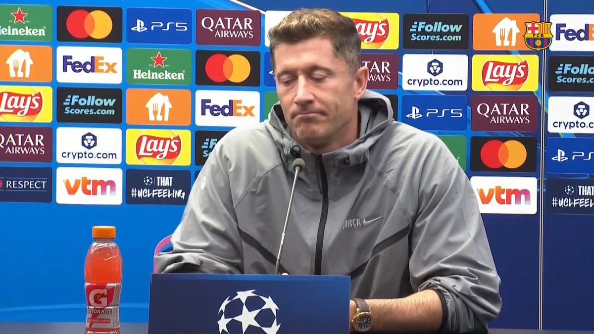 ❝No sé si podré hacer las cifras del año pasado. Con la edad que tengo, sé que no puedo jugar tanto como antes, pero estoy bien. Si estoy en el campo me siento bien y en los entrenamientos rindo a un nivel alto.❞ 🔊 Lewandowski | #BrugesBarça