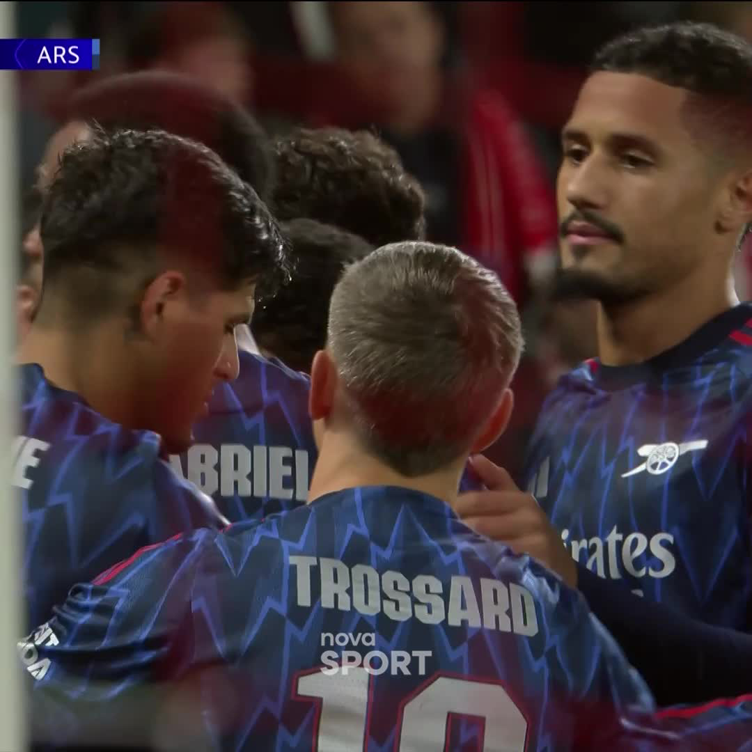 Správně nařízená penalta? 🤔 Ať tak, či onak, rozhodčí ji nařídil a Saka poslal Arsenal do vedení. #NovaSport | #UCL