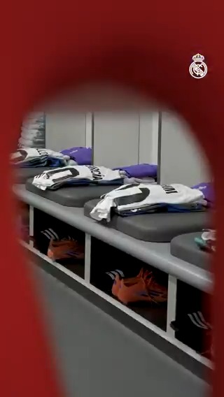 👁️ Take a peek into our UCL dressing room!