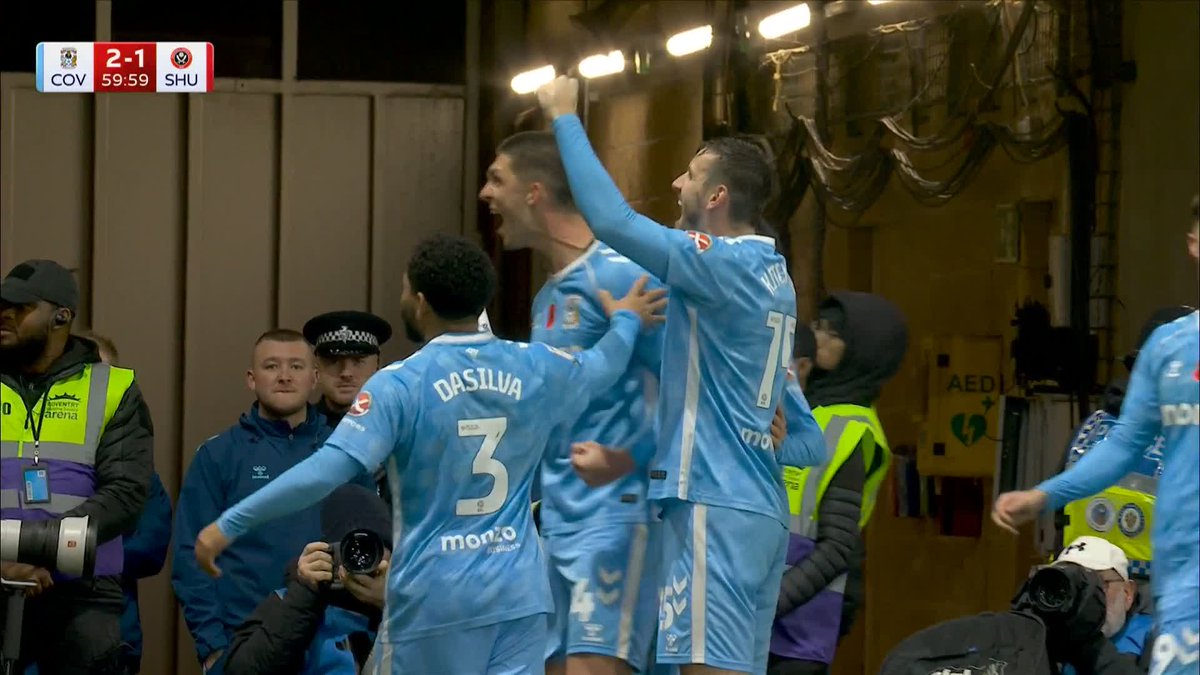 WHAT A TURNAROUND FOR COVENTRY 🤯 1-0, 2-1 up in 11 minutes. That’s why they’re top of the league!