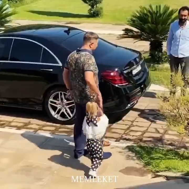 Biz, her zaman senin ve doğrularının yanındayız. @Sedat_PEKER