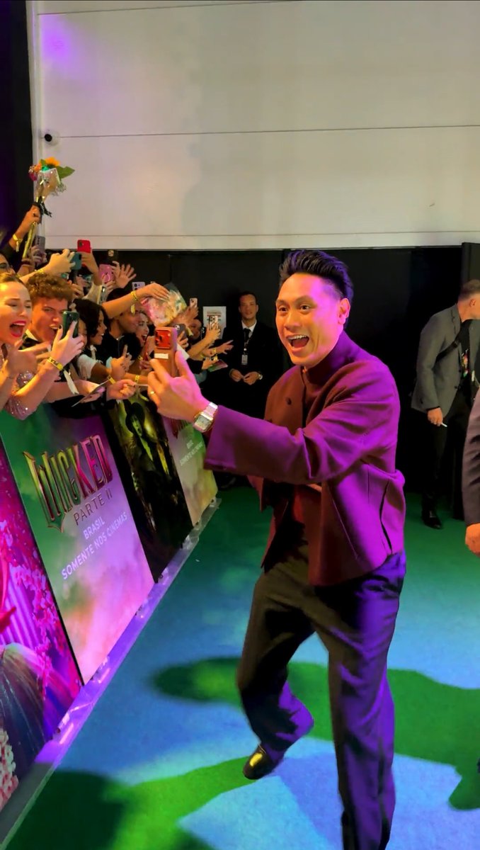 Jon M. Chu feeling the energy at the Wicked: For Good Brazil premiere!