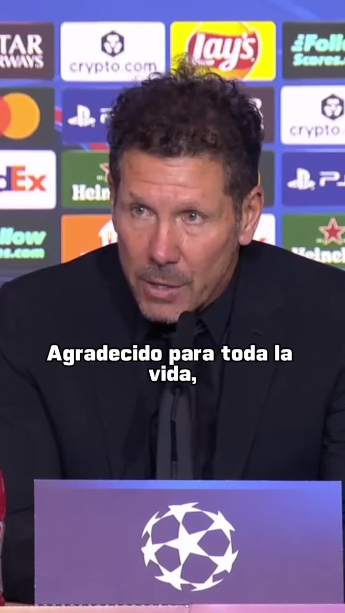 "AGRADECIDO PARA TODA LA VIDA." El sentido mensaje y recuerdo del Cholo Simeone para Daniel Willington, quien fue su primer entrenador y falleció ayer. 📺 Toda la #UCL por #DisneyPlus Plan Premium