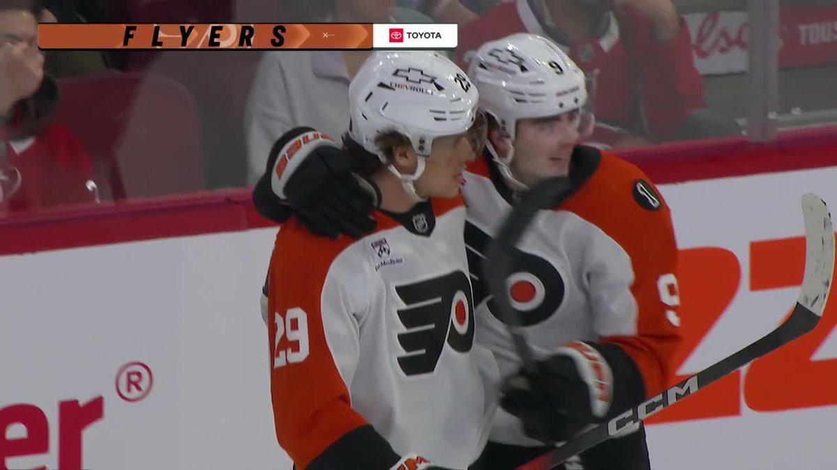 Grebs picked a GREAT time to score his first. 👏 #PHIvsMTL | #LetsGoFlyers