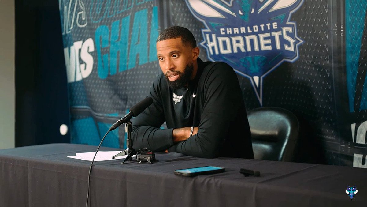 🎙️ Charles Lee: "All the guys out there are competing their tails off, trying to win a game and build winning habits." "I think you can have the best of both worlds: playing young guys, letting them develop while also trying to win some of these games and learn."