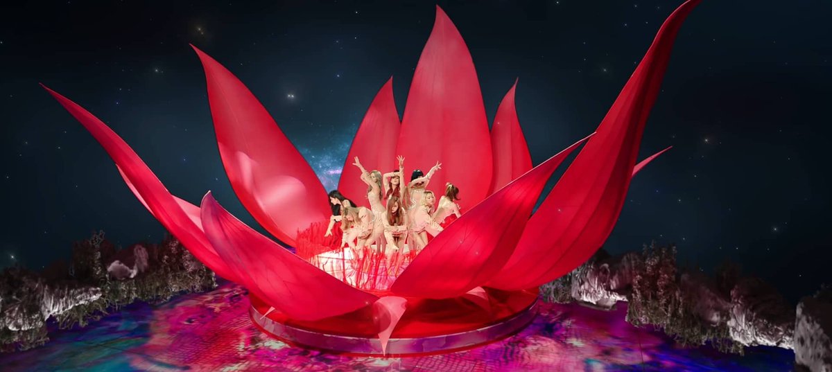สุขสันต์วันลอยกระทงจ้า นึกถึงวันลอยกระทง ต้องนึกถึงเพลงนี้เท่านั้น Risky risky wiggy 위기 This is an emergency I vote for #TWICE at #2025MAMAVOTE