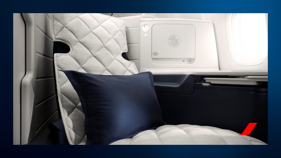 #AirFrance continues to upgrade its long-haul Business cabin offer. The airline has introduced mattress pads #Sofitel My Bed, Sofitel’s top-of-the-line bedding collection, on every long-haul Business class seat.