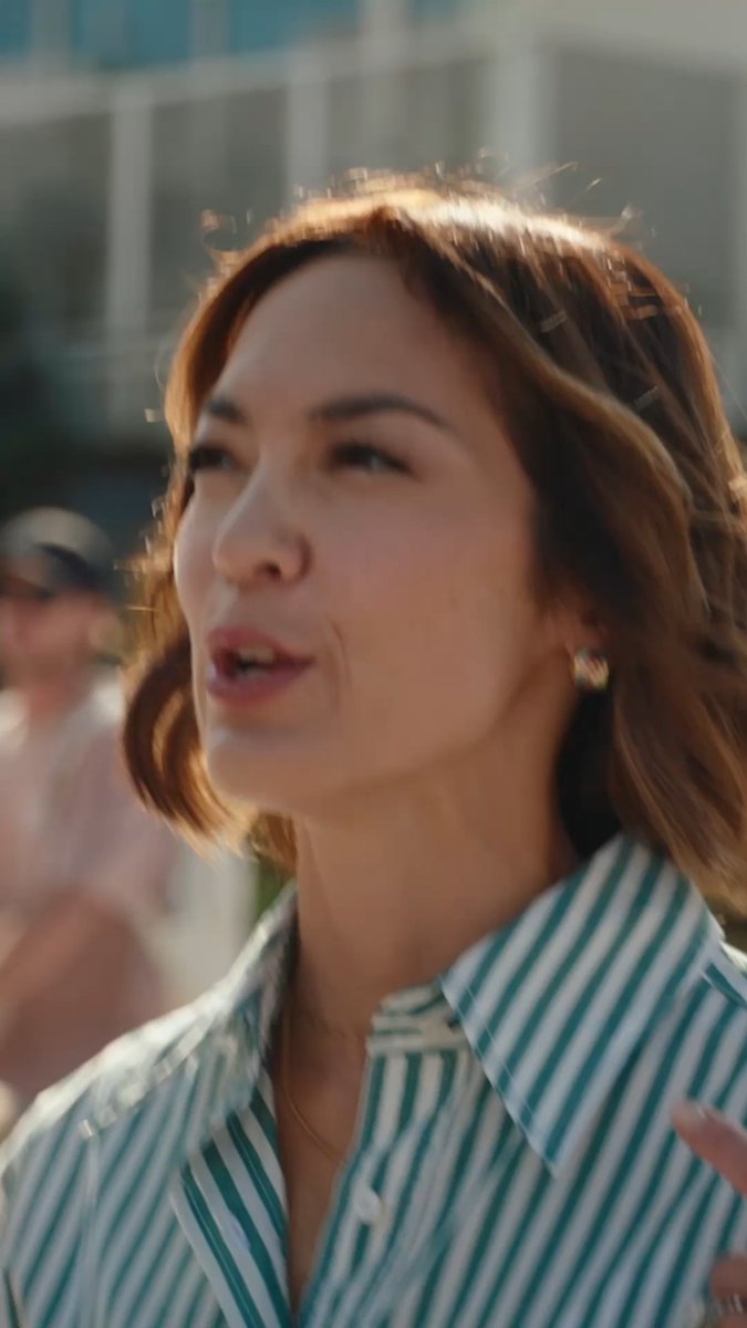 Test driving Snap's latest Spectacles with CEO Evan Spiegel He tells Emily Chang why the screens of today won’t look anything like the screens of tomorrow. Watch the full episode of The Circuit