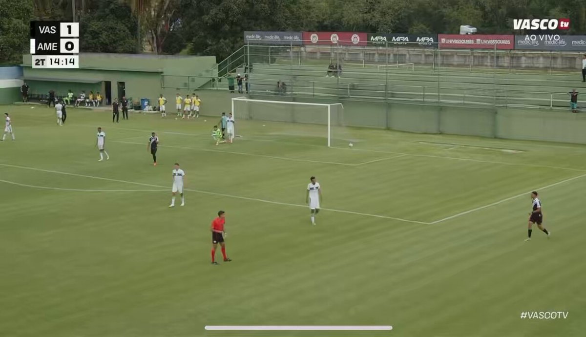 jogador do sub-20 empata o confronto no agregado, tira a camisa e é expulso pelo segundo cartão amarelo na partida