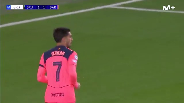 En tres toques. Ferran pone el despertador ⏰. #UCL #LaCasaDelFútbol