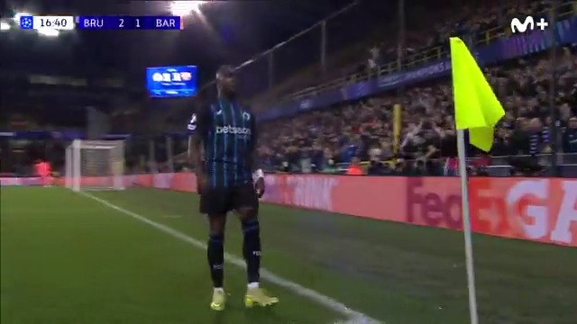De un córner a favor a una contra mortal. Forbs quiere noche de Brujas 🧹. #UCL #LaCasaDelFútbol