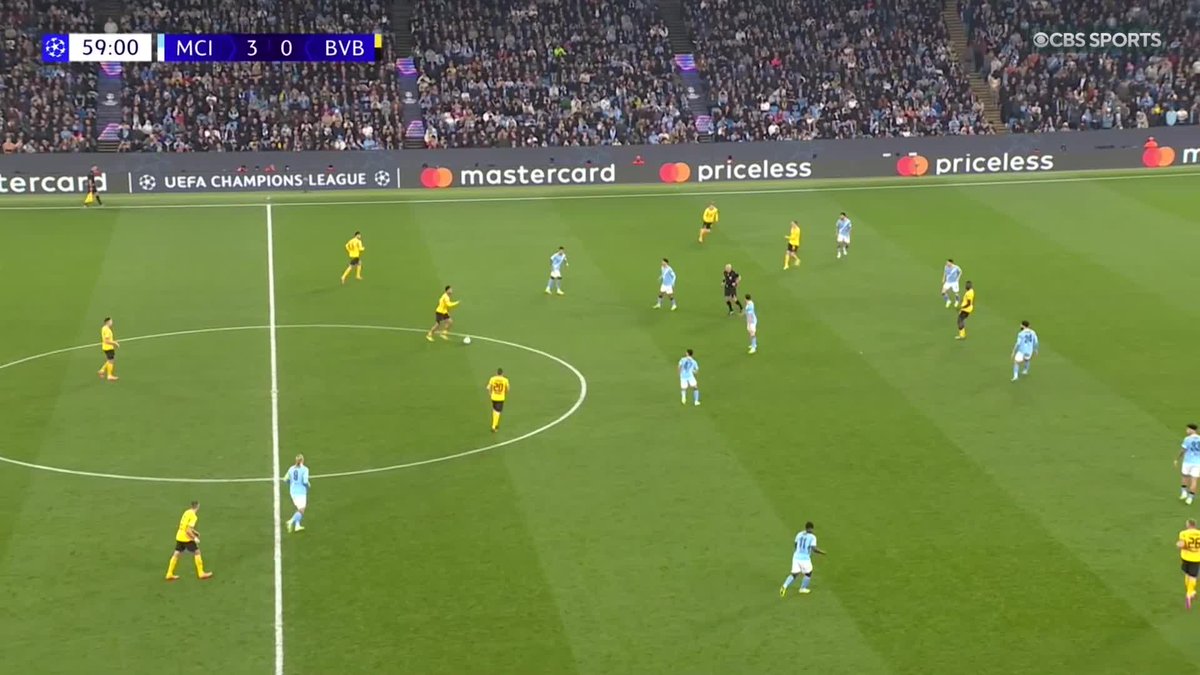 Another long range strike from Phil Foden 💫