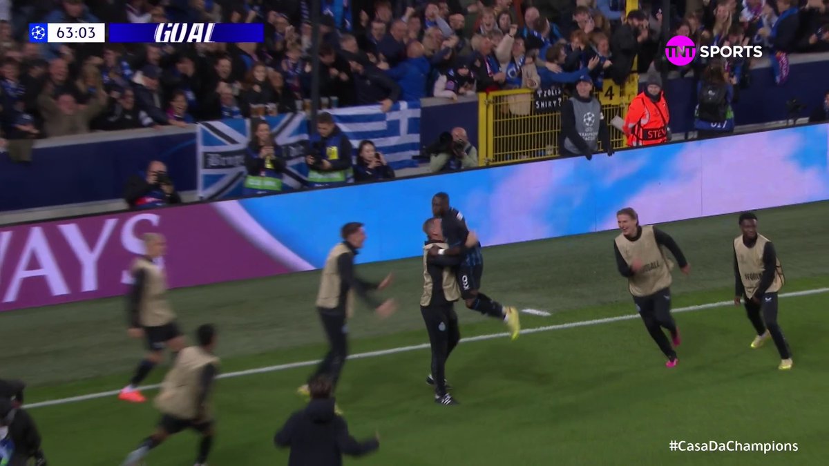É UMA PIADA ESSA DEFESA DO BARCELONA KKKKKKKKK VC ME PAGA POR NÃO TER FEITO 5 GOLS NESSE TIME, REAL MADRID