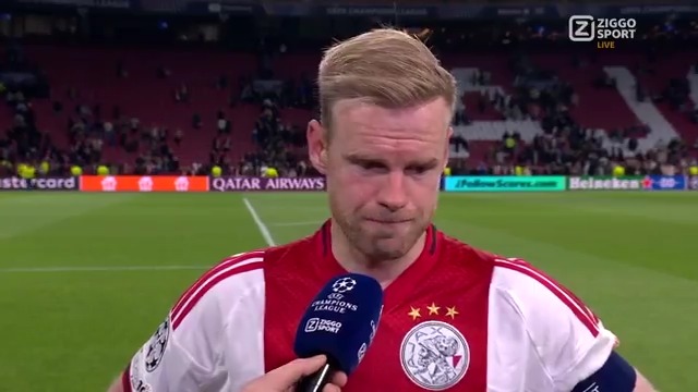 Een goede eerste helft, maar opnieuw geen resultaat 😣 Davy Klaassen staat bij Sam van Royen 🗣️ #ZiggoSport #UCL #AJAGAL