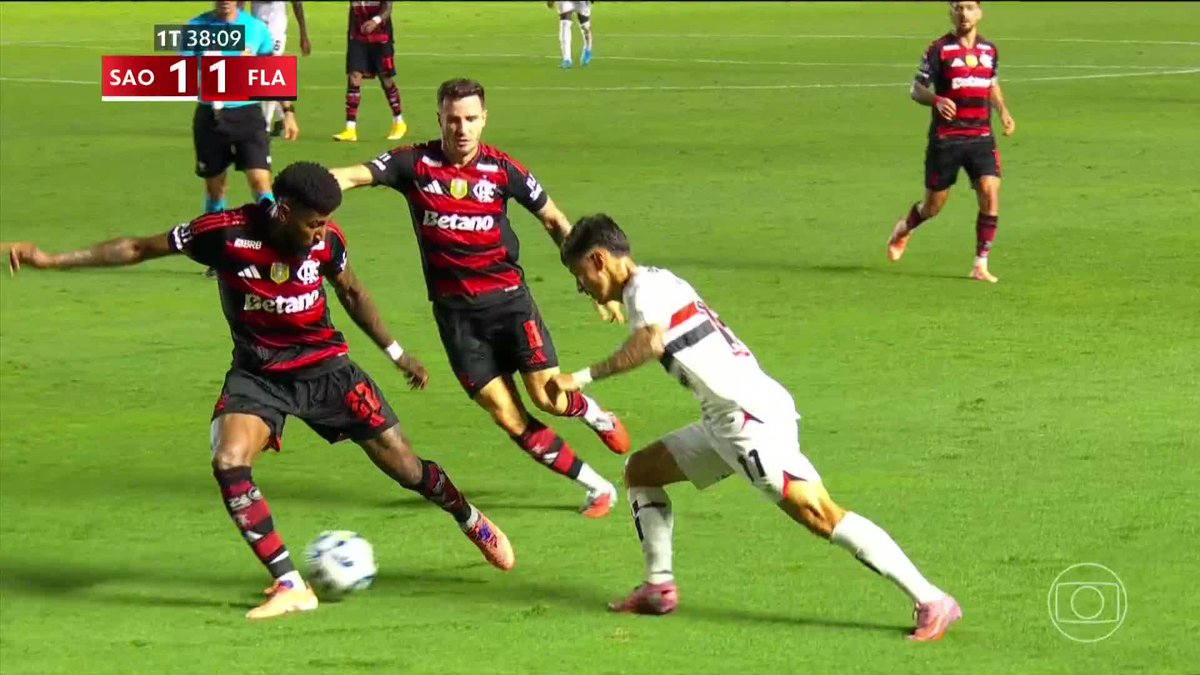🖊️ A caneta do Ferreirinha no Emerson Royal. 🎥 TV Globo 📺 | ge