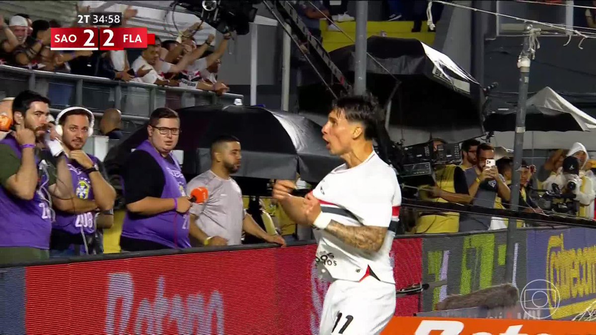 O gol de Ferreirinha. São Paulo 2x2 Flamengo. 🎥 TV Globo 📺 | ge