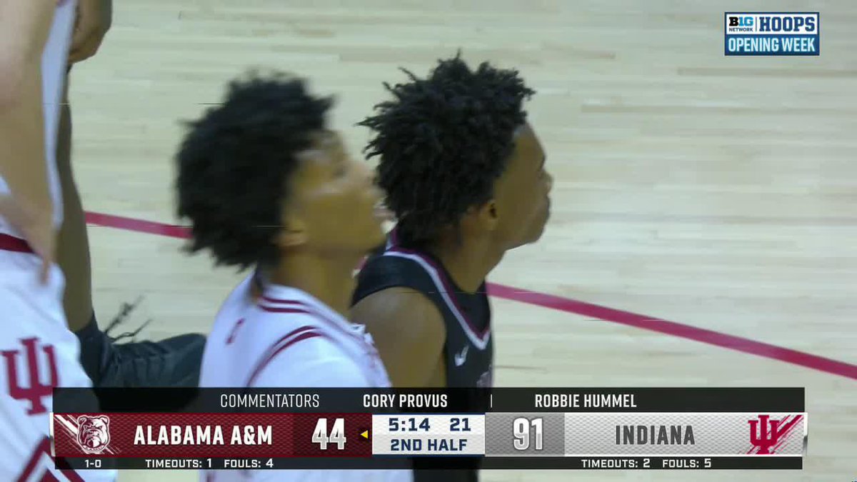 "Are you reffing the game tonight?"🤣 Robbie Hummel introduced himself to Alabama A&M's Koron Davis before Wednesday's game, and it proved to be a very humbling moment. The star color analyst shares the story 👇