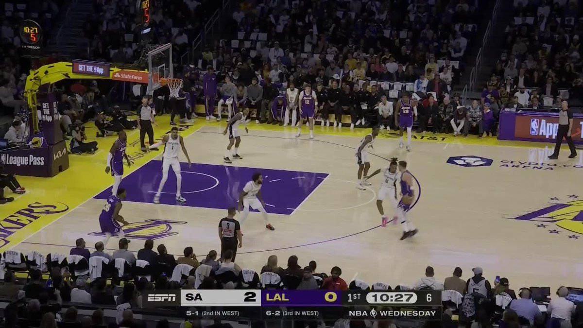 LUKA DONCIC VA A EXHIBICIÓN POR PARTIDO 🐐 35 puntos, 13 asistencias y 9 rebotes para darle la victoria a sus Lakers 👽🎩 #NBAxDAZN 🏀